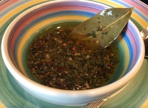 Una foto de Salsas Chimichurri Estilo Argentino (1. Salsa Chimichurri Clásica)
