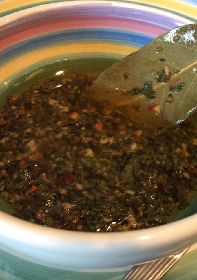 Una foto de Salsas Chimichurri Estilo Argentino (1. Salsa Chimichurri Clásica)