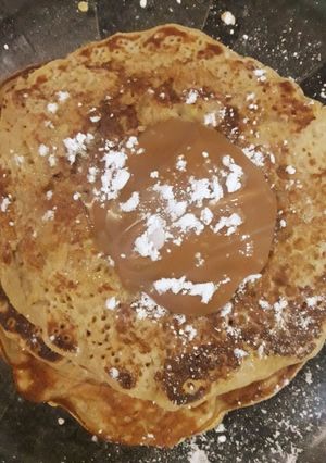 Una foto de Hotcake de manzana y dulce de leche🥞🍎