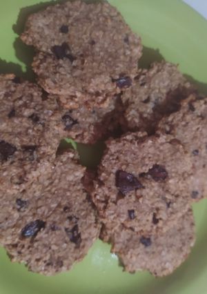 Una foto de Galletitas de avena, banana y chocolate