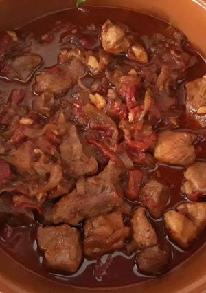 Foto principal de Cerdo en salsa con pimientos del piquillo