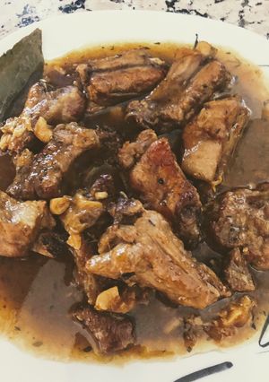Una foto de Costillas en salsa