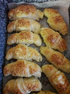 Sajtos-joghurtos croissant recept fotója