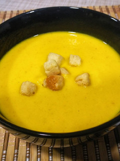 Una foto de Crema de calabaza y curry