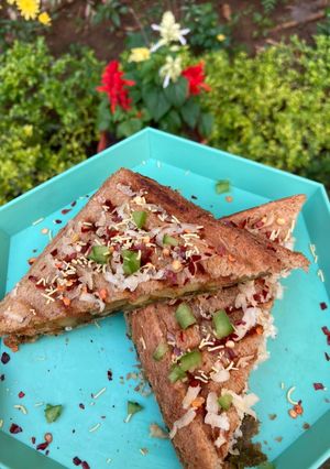 ग्रिल्ड सैंडविच (grilled sandwich recipe in Hindi) रेसिपी मुख्य फोटो