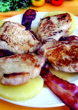 Una foto de Lomo con piña y bacon