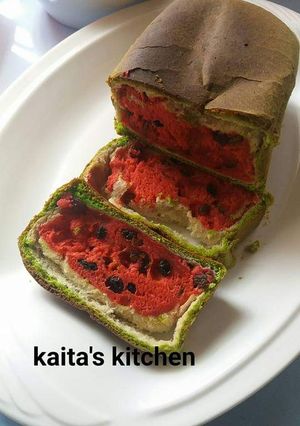 A picture of Watermelon bread.