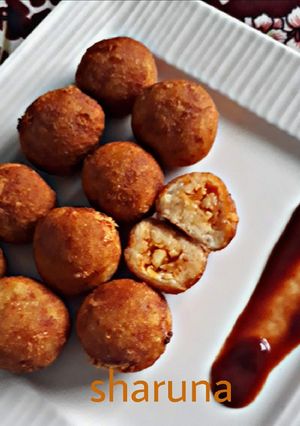 A picture of Gold Cheese Potato Bombs.
