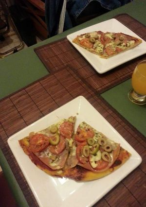 Una foto de Pizza napolitana vegetariana de avena 😎