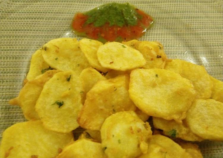 Recipe of #Ramadhancontest Crispy Potato(Maru) Bhajia in 15 Minutes for Mom