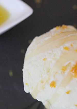 A picture of Olive Oil flavored ice cream.