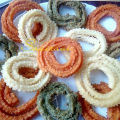 A picture of Spicy Chakkuli.