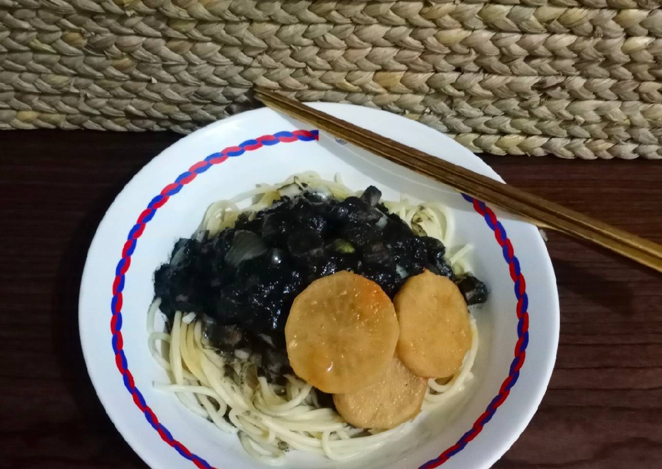 Jjangmyeon (Bahan Lokal; Tempe, Rasa Otentik)