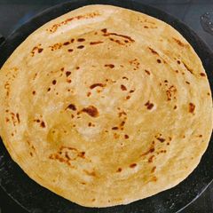 A picture of پراٹھا 🫓.