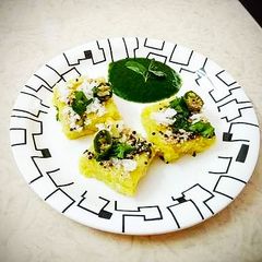 A picture of Poha Dhokla.