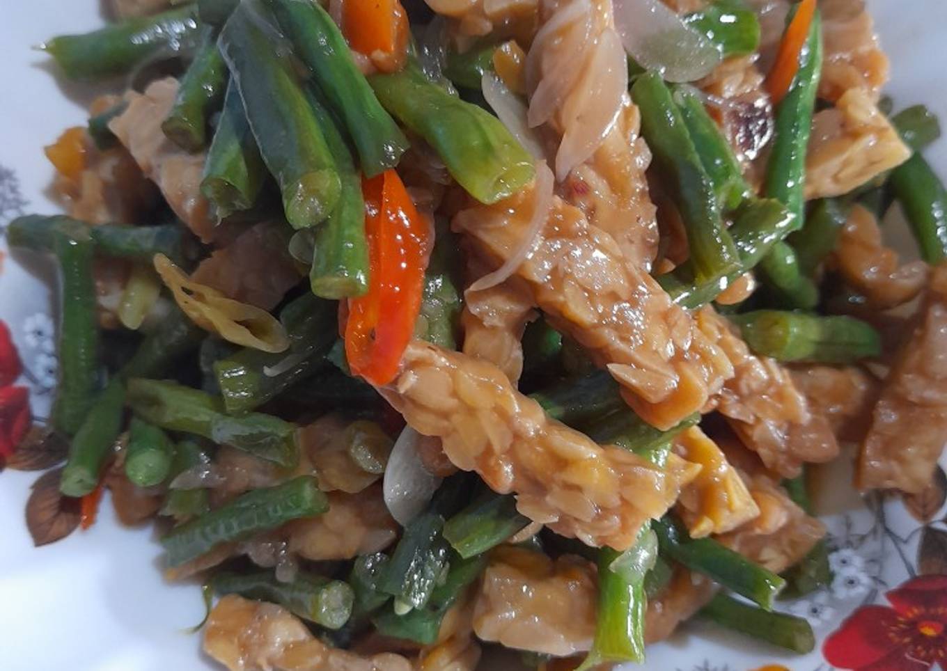 Tumis kacang panjang tempe