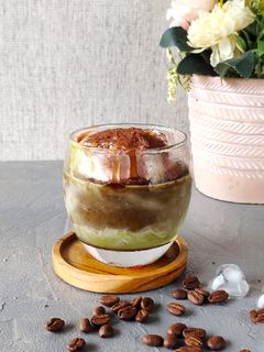 Foto resep Avocado ice coffee with vanilla ice cream