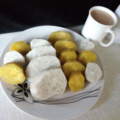 A picture of Steamed sweet potatoes.