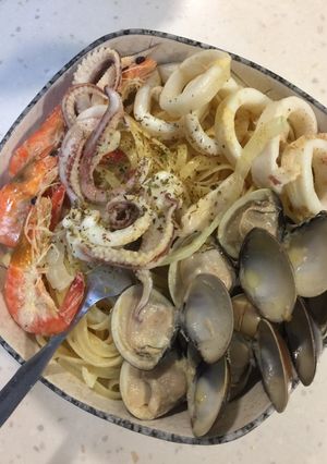 鹹蛋海鮮義大利麵 的食譜成品照片