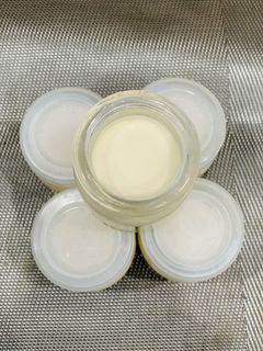 Hình của món Sữa chua úp ngược.