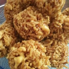 A picture of Sev ke ladoo.