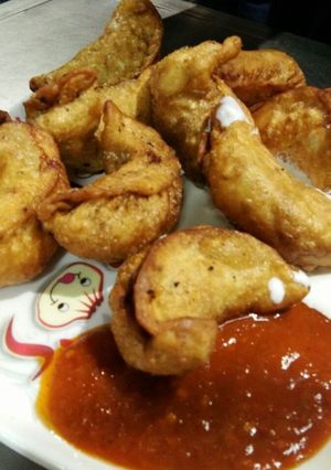 A picture of Fried chicken momo.