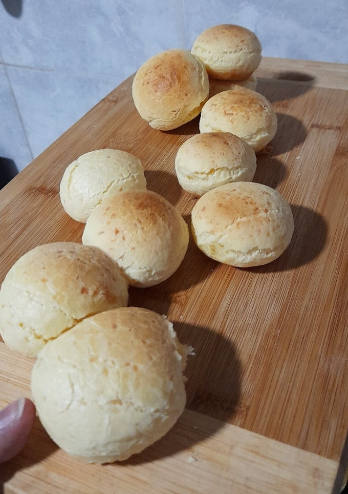 Una foto de Chipa, crocante por fuera chicloso por dentro