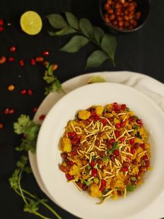 બટાકા પૌંઆ (Bataka Poha Recipe In Gujarati) રેસીપી મુખ્ય ફોટો