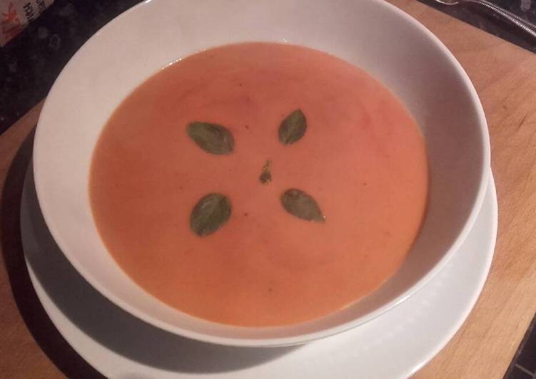 Creamy Tomato and Garlic Soup