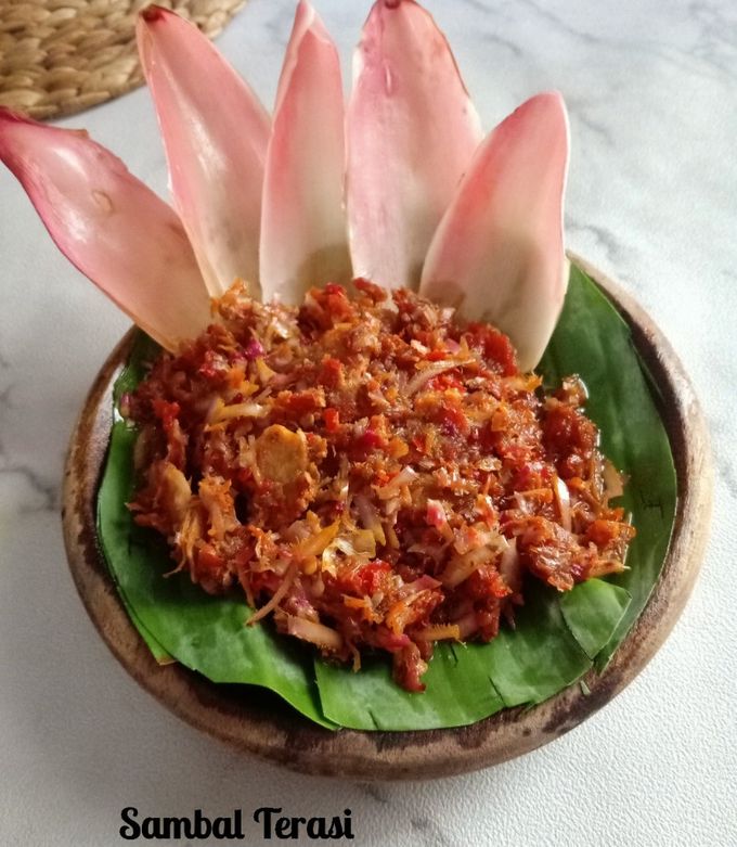 Resep Sambal Terasi Bunga Kecombrang oleh Deffi Mom's Ahnaf - Cookpad