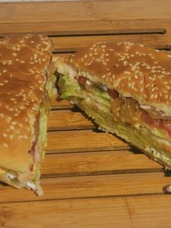 Una foto de Hamburguesa con cebolla caramelizada 🍔