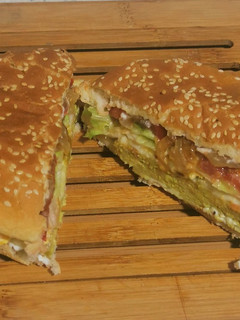 Una foto de Hamburguesa con cebolla caramelizada 🍔