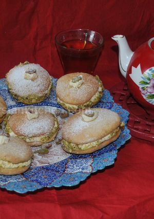 A picture of Shirini Latifeh (Latifeh Pastry)شیرینی لطیفه.