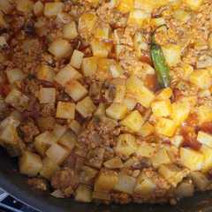Una foto de Papas con longaniza (chorizo) fácil y delicioso