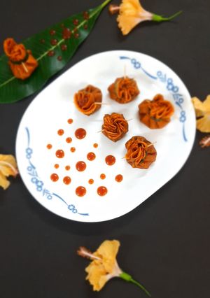 સ્ટફડ બેસન ચીલા પોટલી  (Stuffed Besan Chilla Potli Recipe In Gujarati) રેસીપી મુખ્ય ફોટો