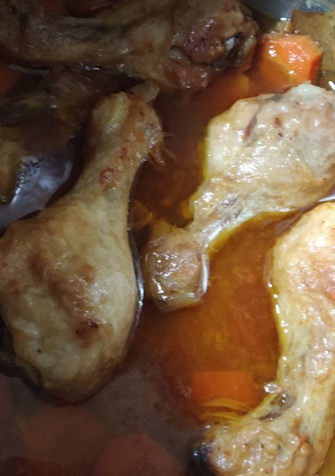Una foto de Pollo a la cerveza en olla rápida