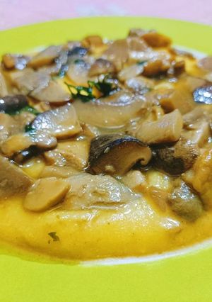 Una foto de Receta Polenta con setas variadas, incluidas las fantásticas Boletus edulis