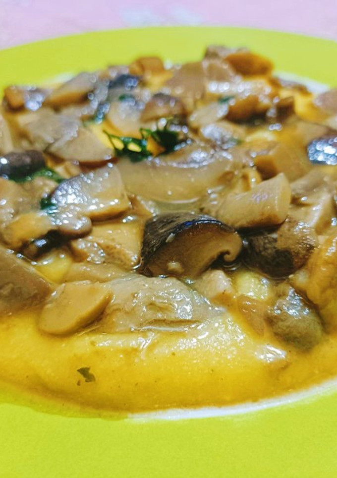 Una foto de Receta Polenta con setas variadas, incluidas las fantásticas Boletus edulis