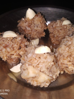 சாக்லேட் கோக்நெட் பால்ஸ் (Chocolate coconut balls recipe in tamil) செய்முறை முக்கிய புகைப்படம்