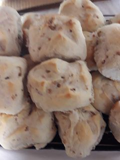 Una foto de Pan casero con chicharrón