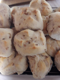Una foto de Pan casero con chicharrón