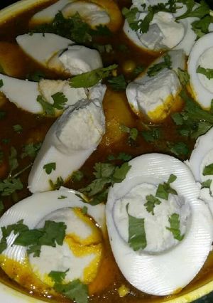 A picture of Egg curry.