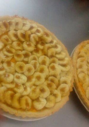 A picture of Bananas flan.