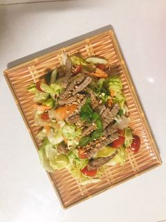 Hình của món Salad bò cay.