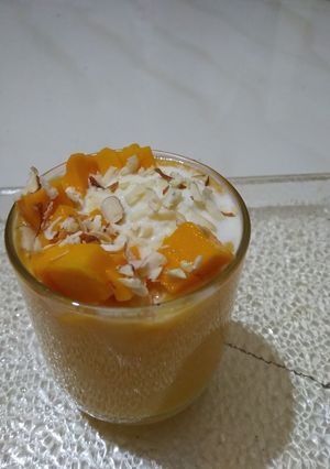 मँगो मस्तानी (mango mastani recipe in marathi) रेसिपी चे मुख्य फोटो 