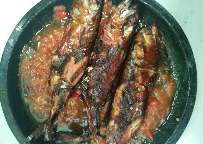 Ikan bakar sambel kemangi