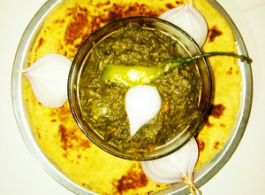 A picture of Makki ki roti aur Sarson ka saag.