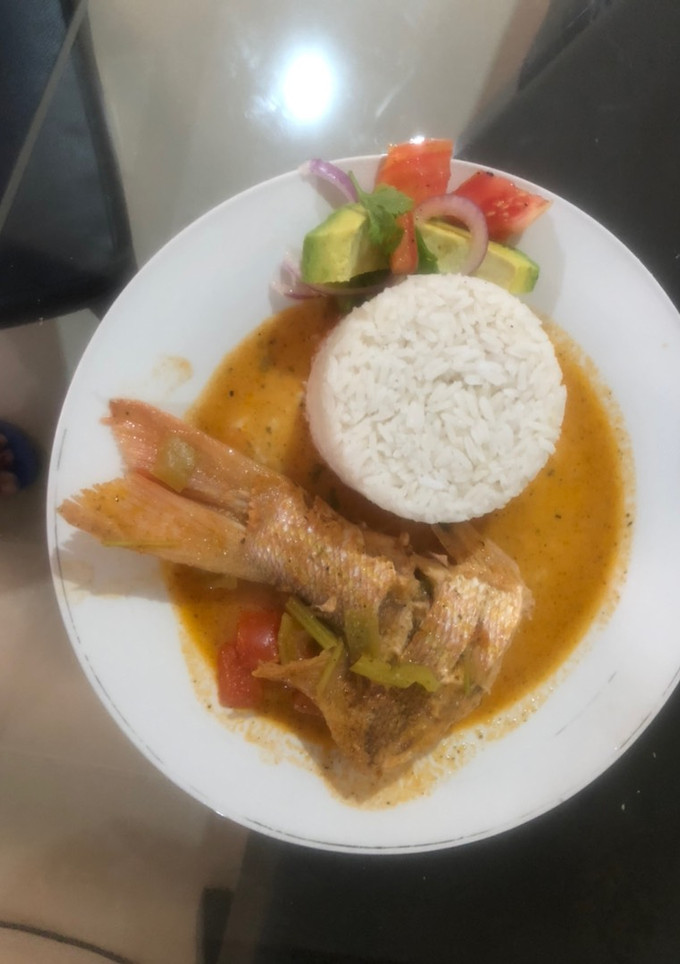 Una foto de Pescado al Coco