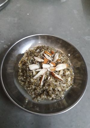 A picture of बाजरे की लापसी.