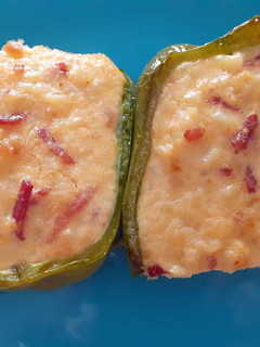 Una foto de Pimientos rellenos de tortilla de patata y bacon
